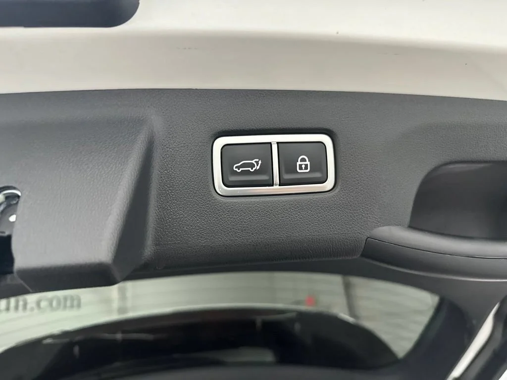 Used 2023 White Kia EX image 30