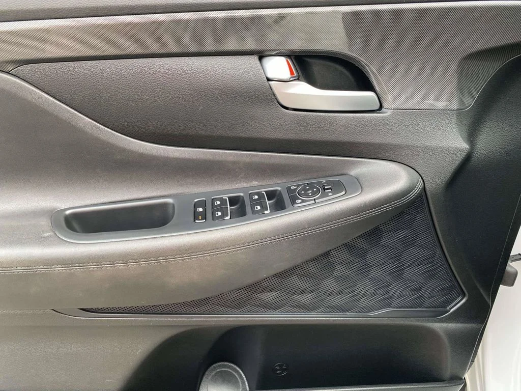 Used 2022 Gray Hyundai SE image 15