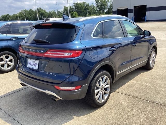 Used 2017 Sapphire Blue Metallic Lincoln Select image 10