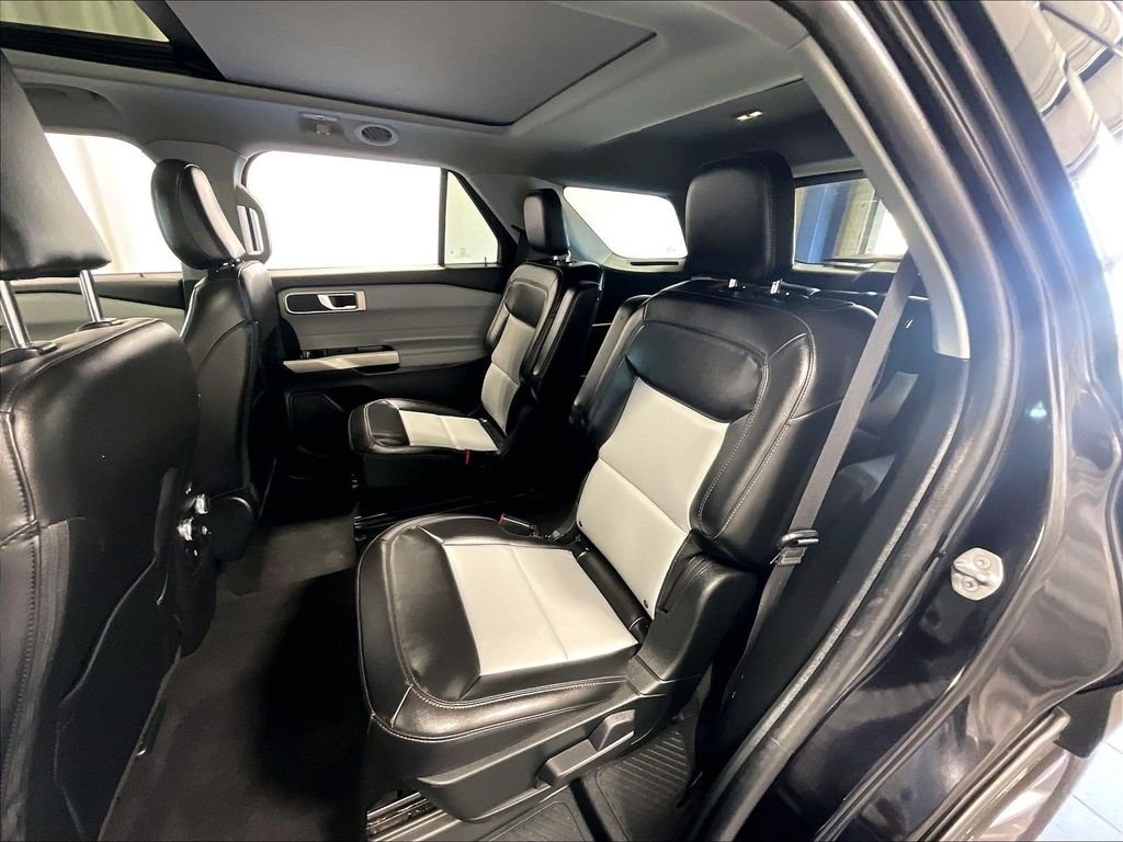 Used 2023 Black Ford XLT image 15