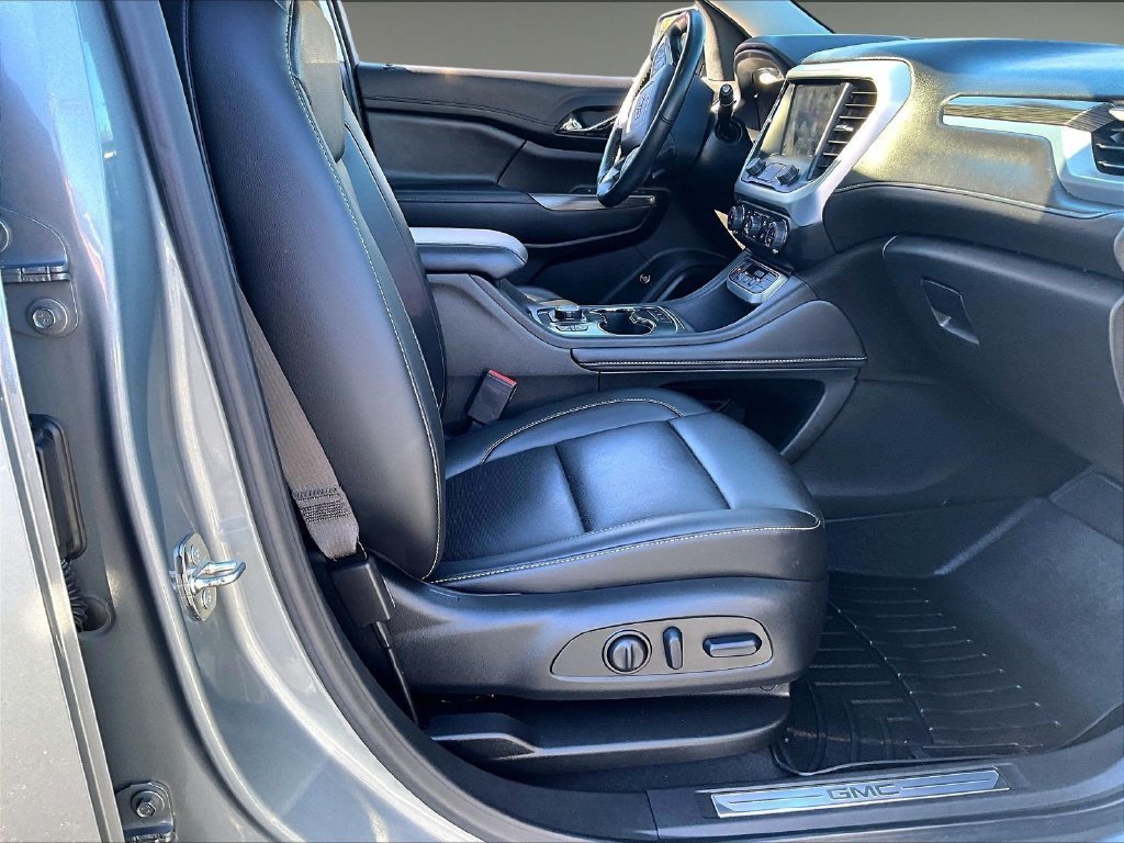 Used 2023 Silver GMC SLT image 22