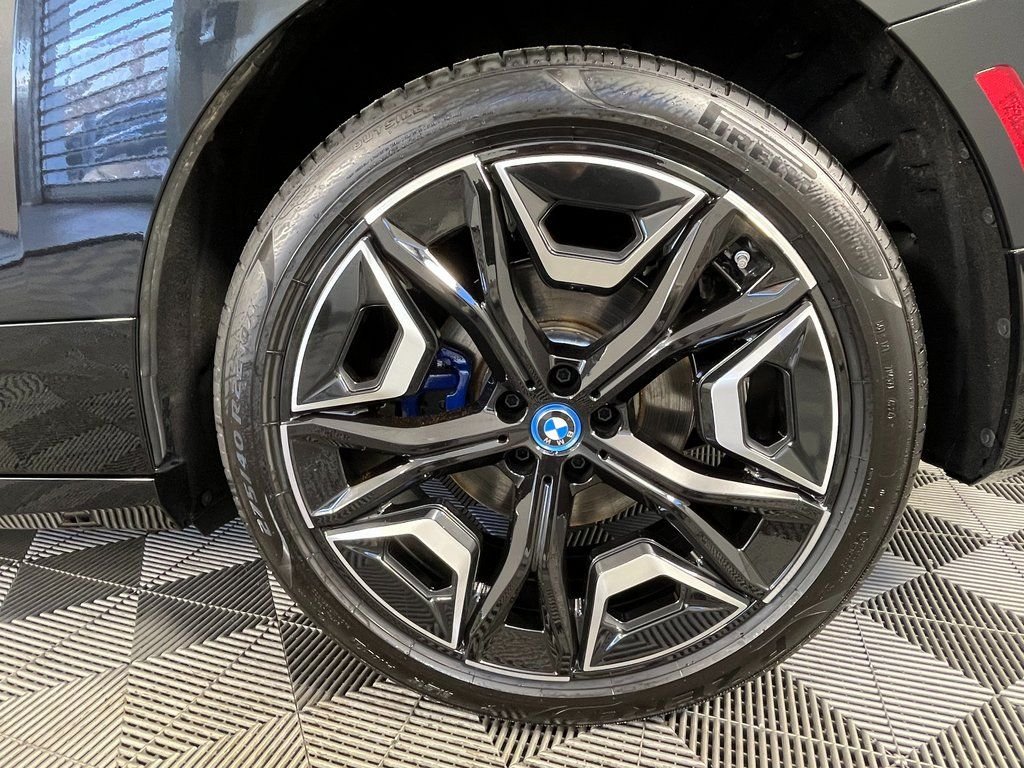 Used 2025 Black BMW xDrive50 image 14
