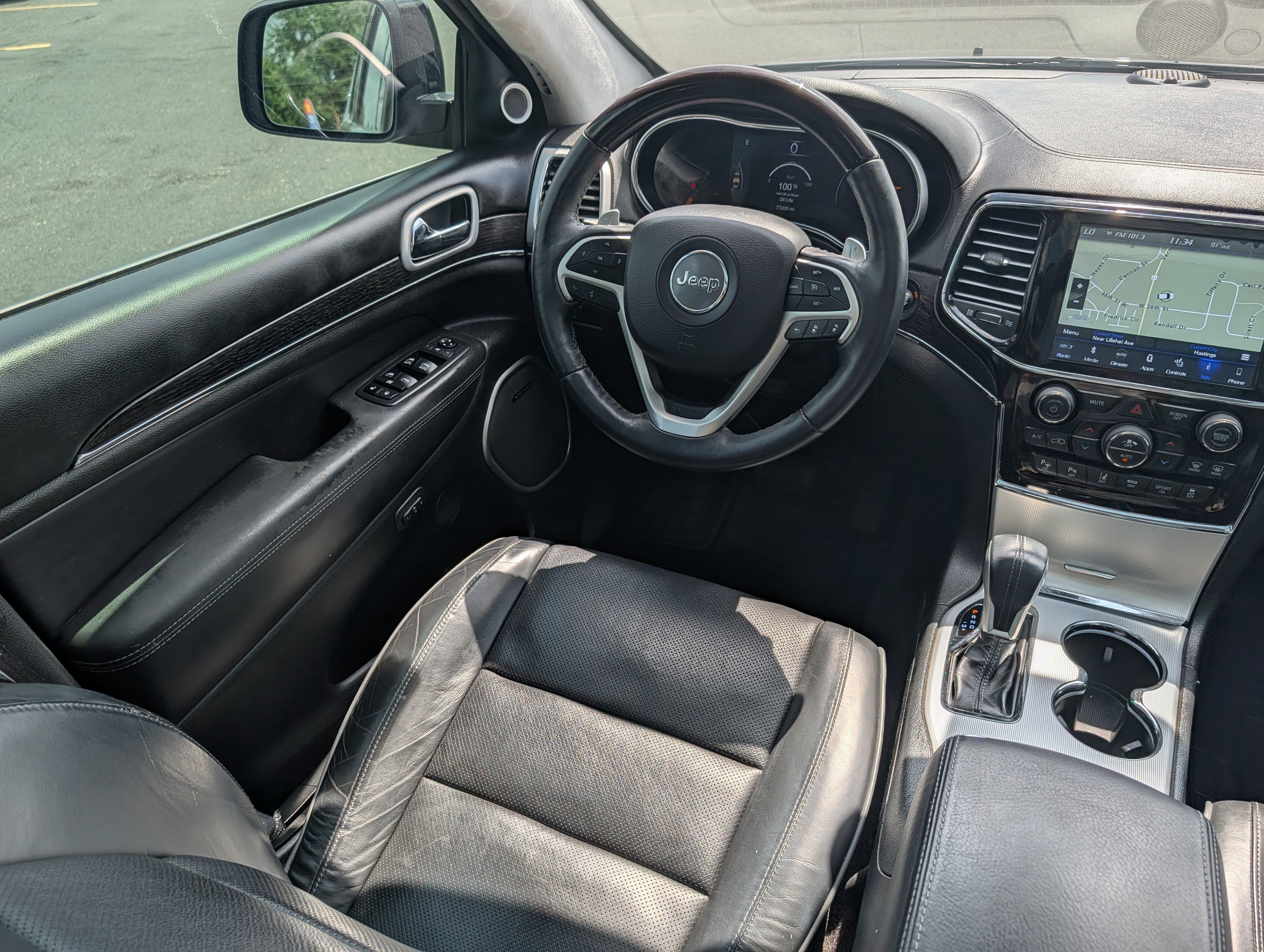 Used 2019 Diamond Black Crystal Pearlcoat Jeep Summit image 9