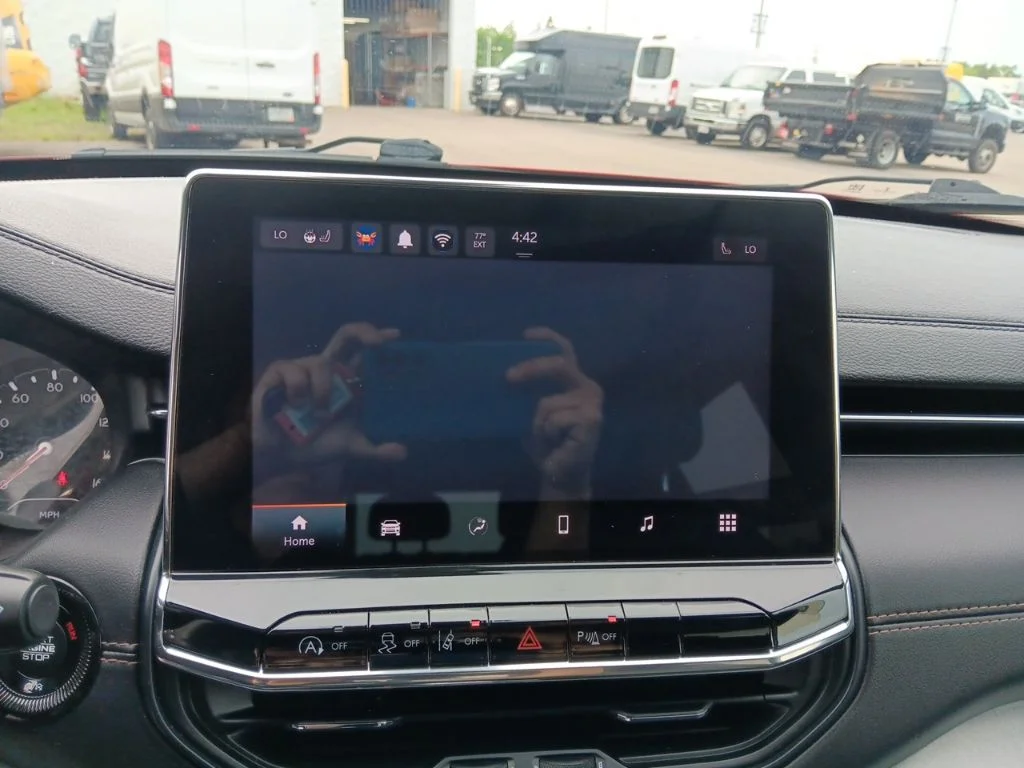 Used 2022 Redline Pearlcoat Jeep Limited image 26