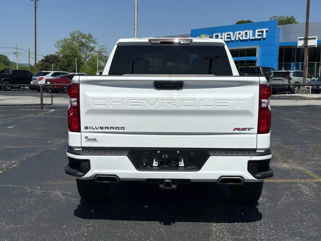 Used 2024 Summit White Chevrolet RST image 8