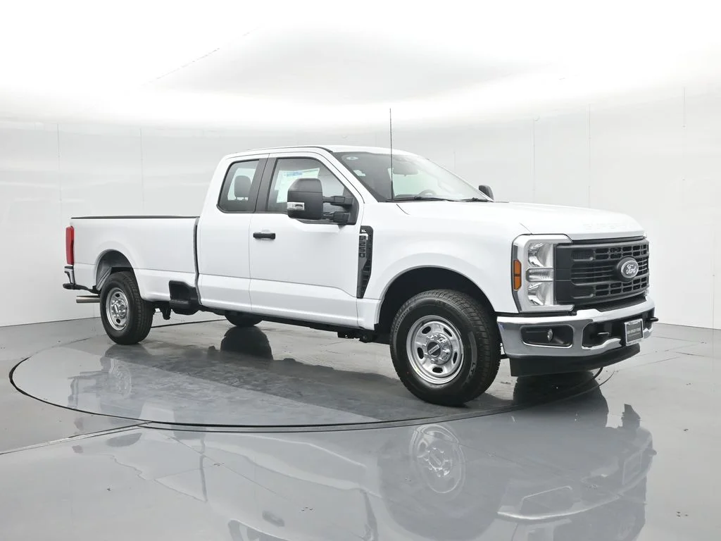 New 2026 Oxford White Ford XL image 27