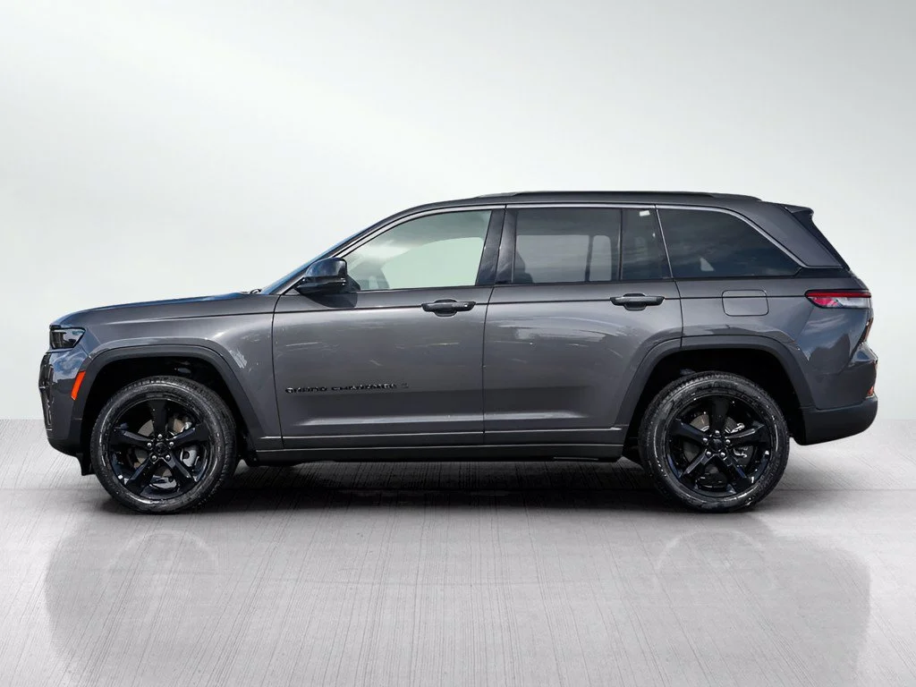 New 2026 Baltic Gray Metallic Clearcoat Jeep Limited image 4