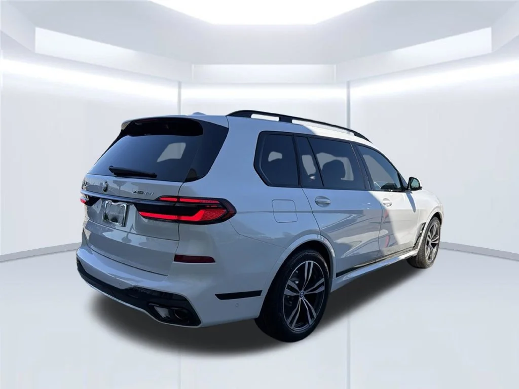 New 2027 White BMW xDrive40i image 6