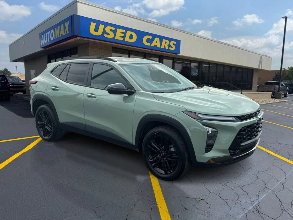 Used 2024 Green Chevrolet ACTIV image 4