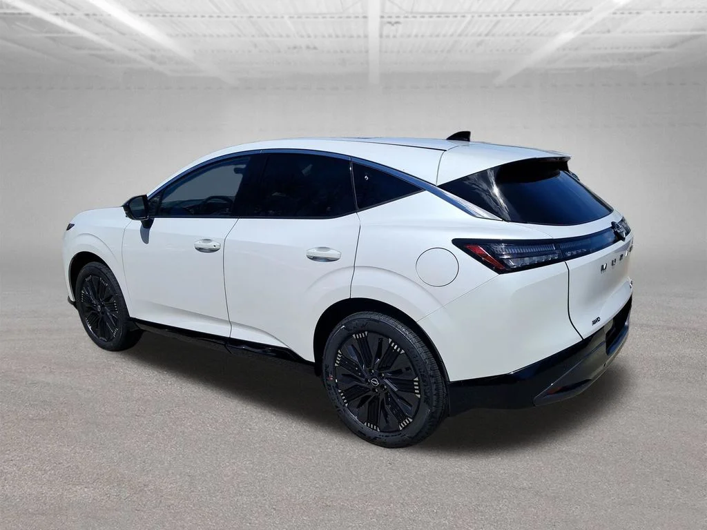 New 2026 White Nissan Platinum image 3