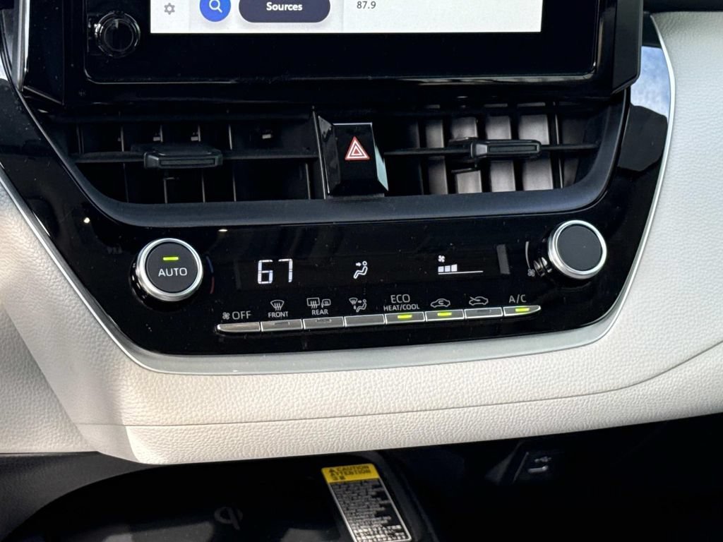 Used 2025  Toyota Hybrid LE image 14