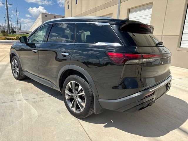 Used 2023 Black INFINITI LUXE image 7