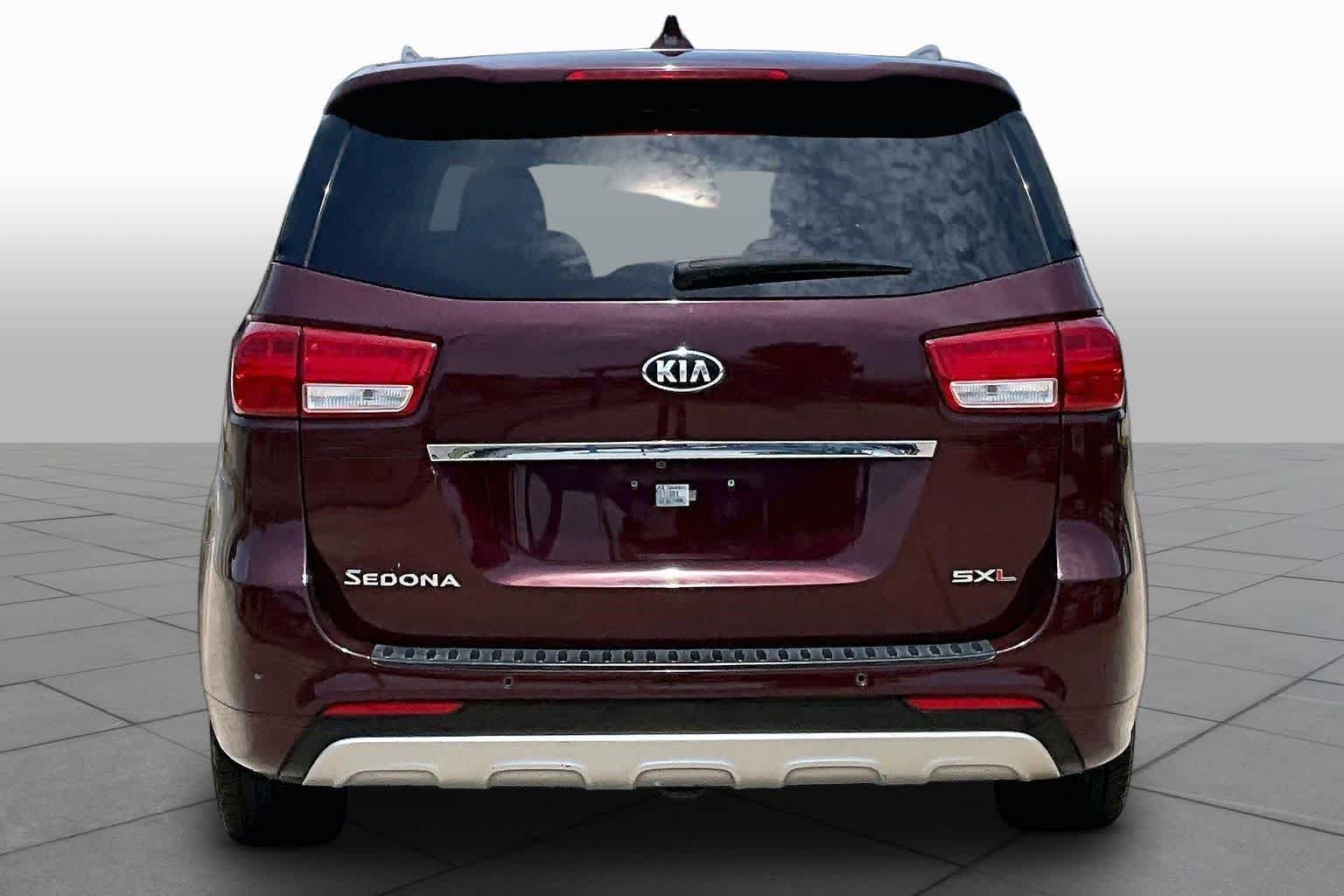 Pre-Owned 2016 Kia Sedona SX-L