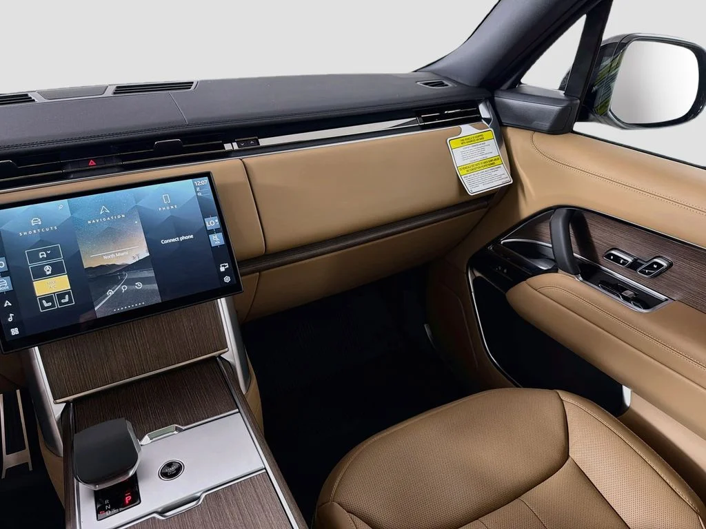 New 2026 Belgravia Green Land Rover SE LWB 7-Seats / V8 image 25