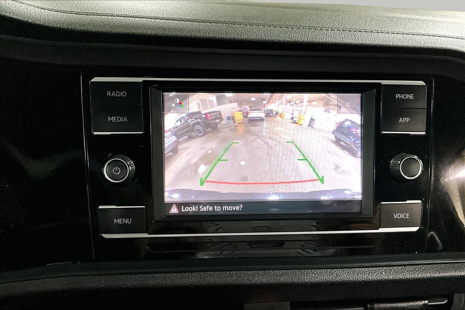 Used 2022 Deep Black Pearl Volkswagen SE image 27