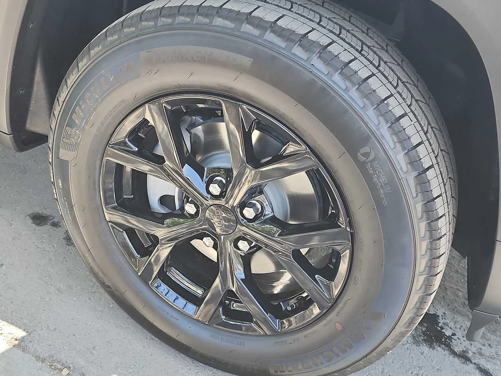 New 2026 Baltic Gray Metallic Clearcoat Jeep Laredo Altitude image 12