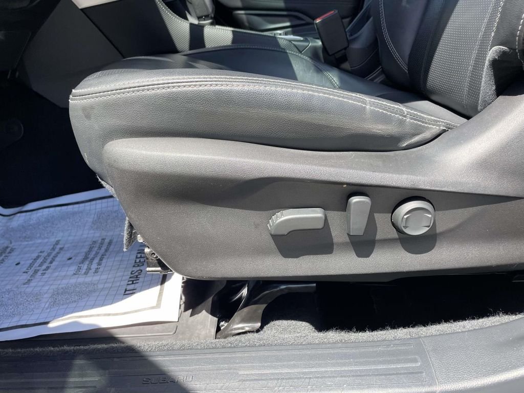 Used 2020 Ice Silver Metallic Subaru Limited image 8