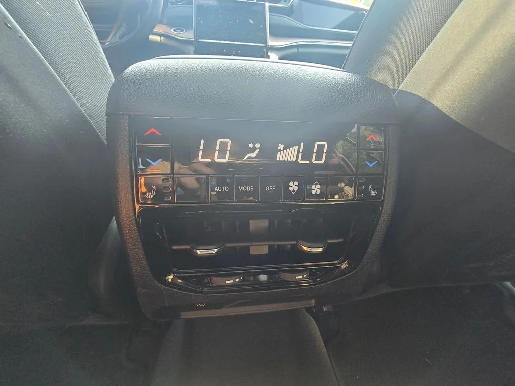 Used 2023 White Jeep Summit image 18