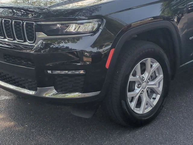 Used 2023 Black Jeep Limited image 9