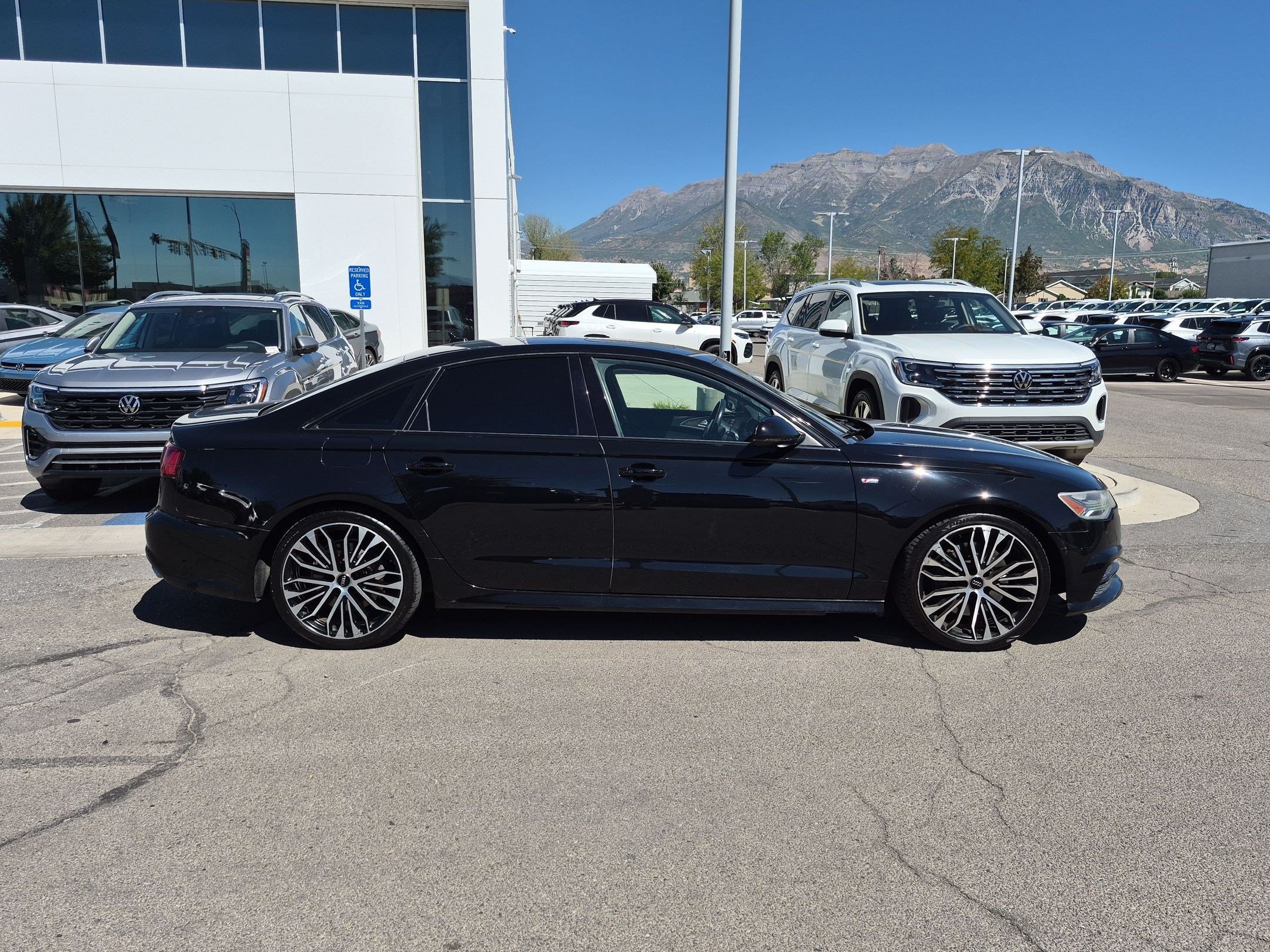 Used 2018 Brilliant Black Audi Premium Plus image 2