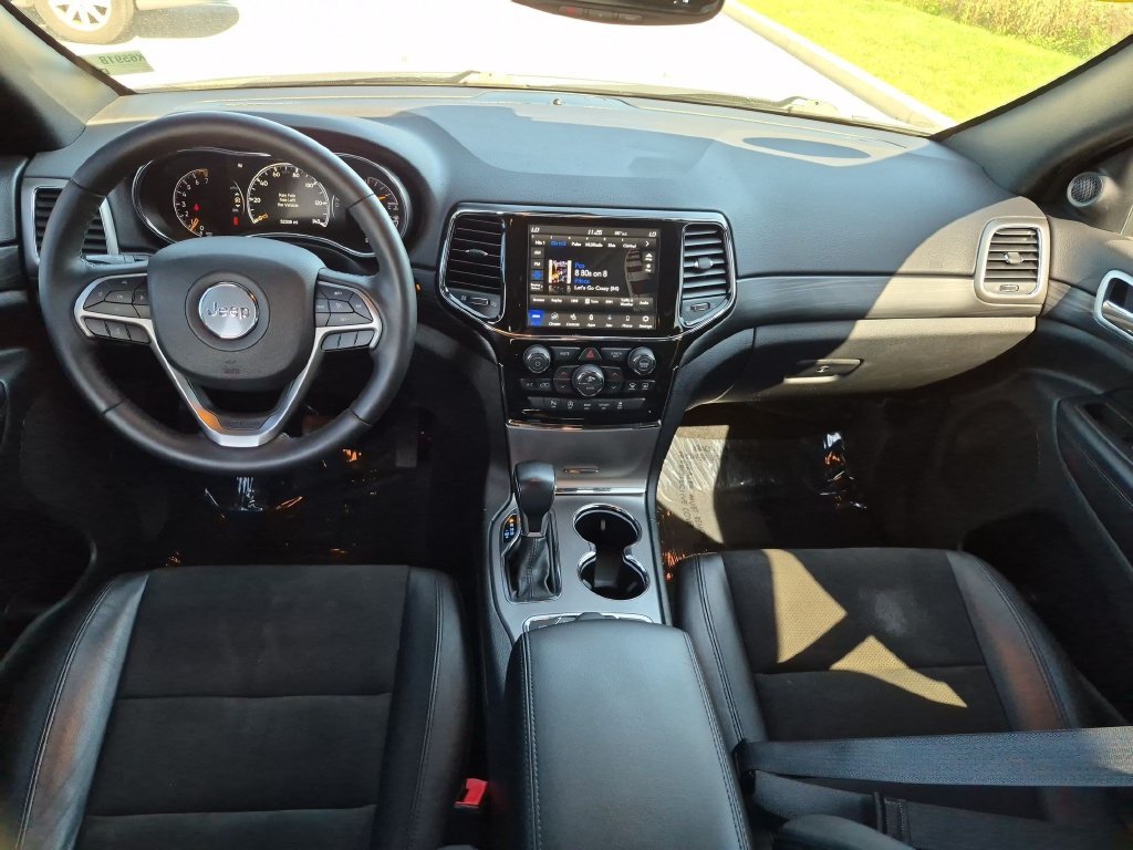 Used 2022 White Jeep Laredo X image 26