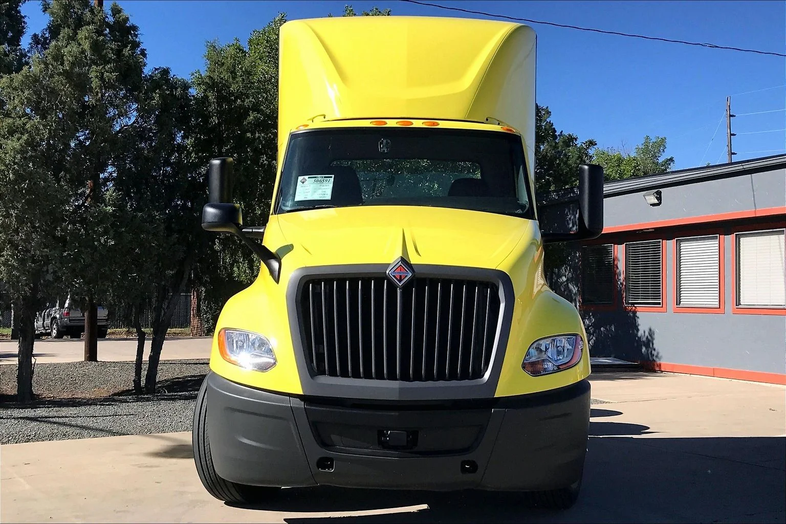 Used 2023 Yellow International  image 4