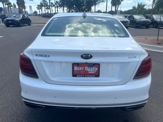 Used 2020 White Kia Luxury image 3