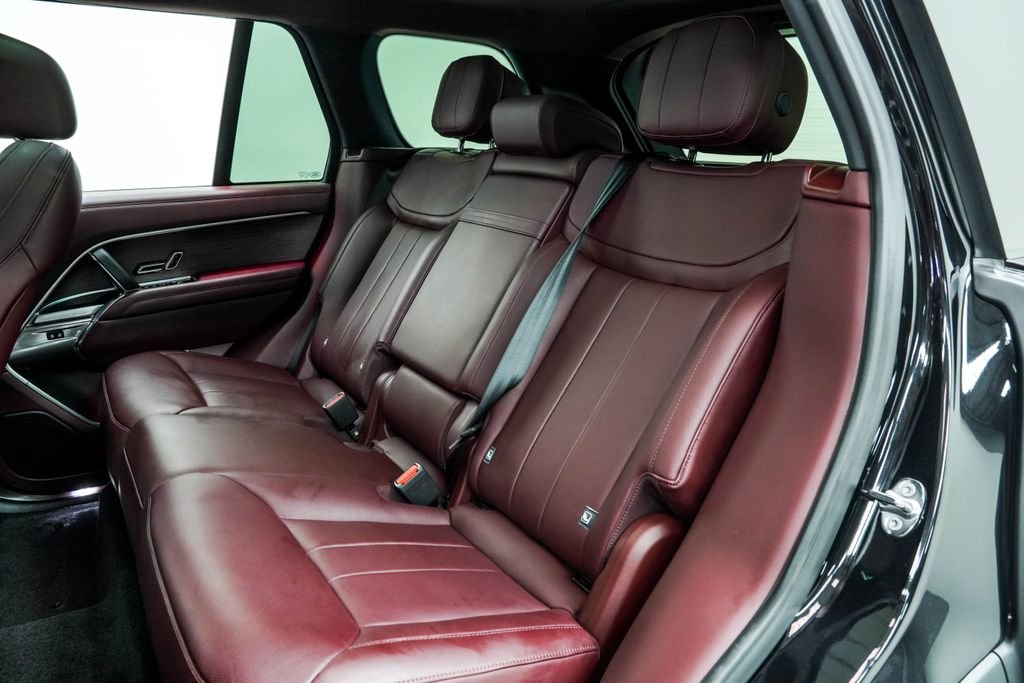 Used 2024 Black Land Rover SE image 18