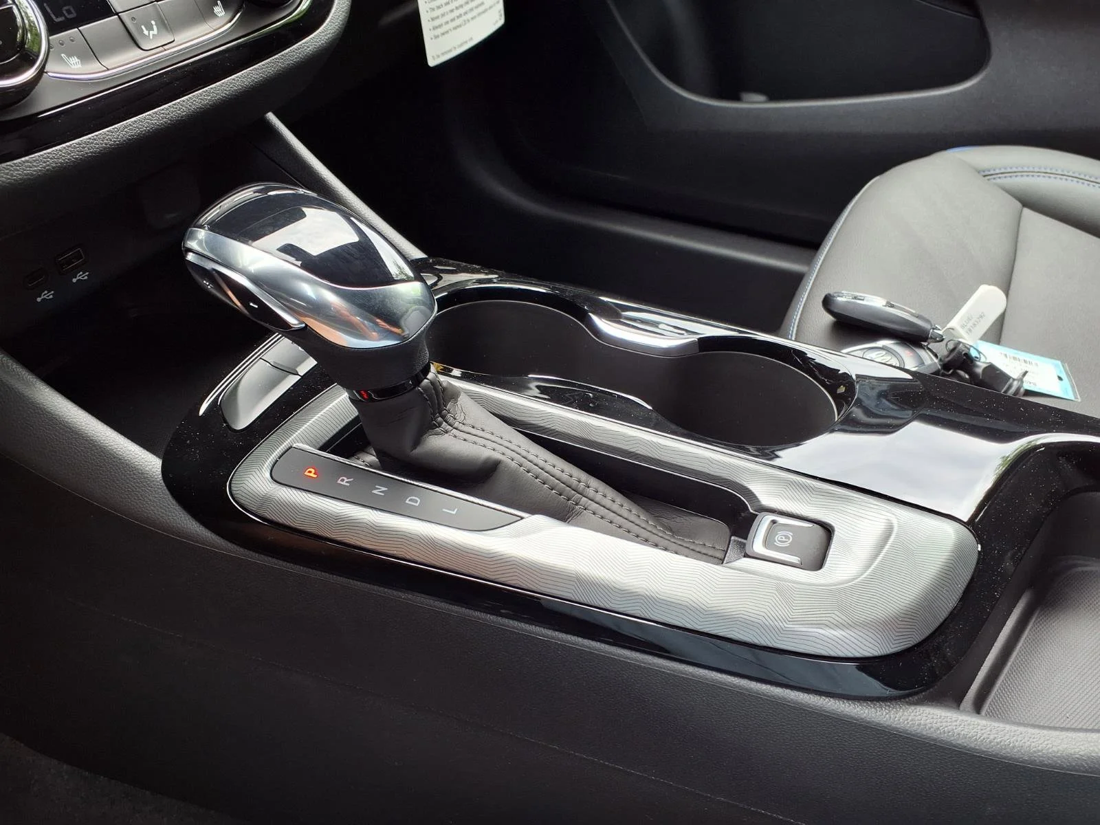 2026 Buick Envista Sport Touring - Photo 8