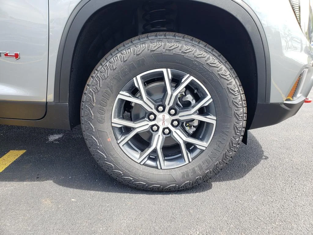 2026 GMC Acadia AT4 - Photo 20