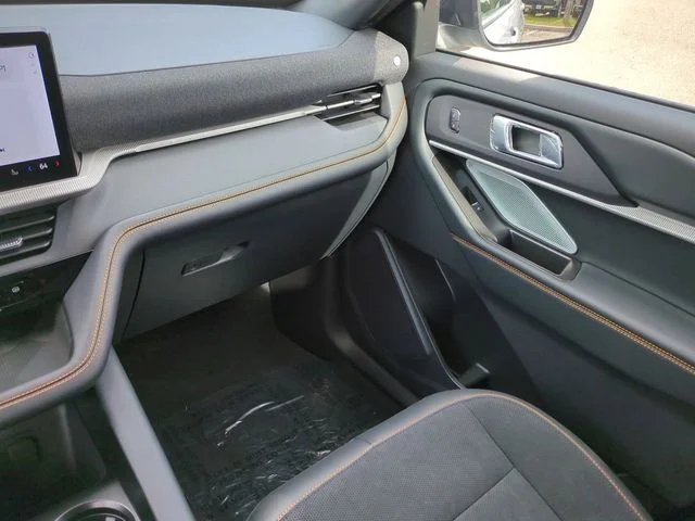 New 2026 Space White Metallic Ford Tremor® image 17