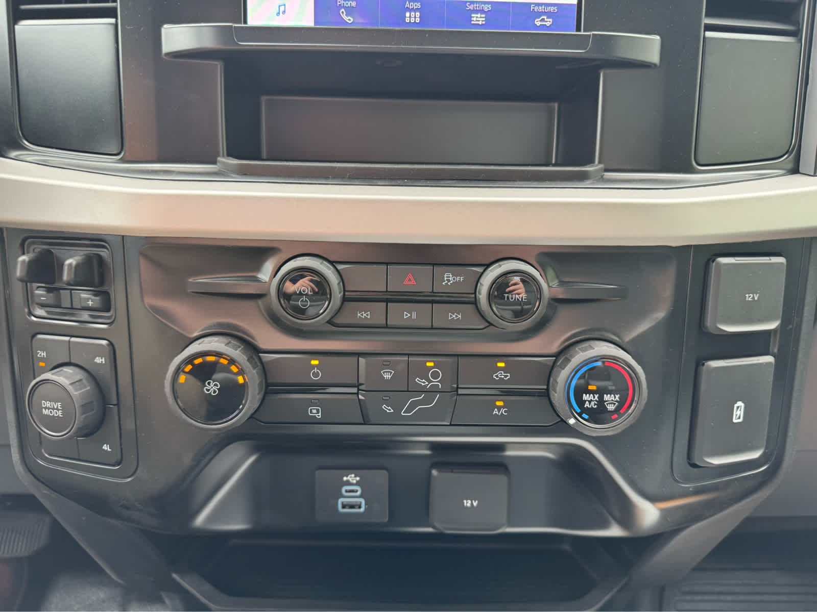 New 2026 Oxford White Ford XL image 18