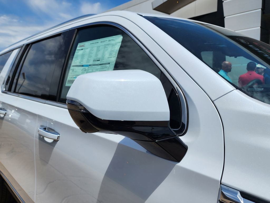 2026 GMC Yukon XL Denali - Photo 10