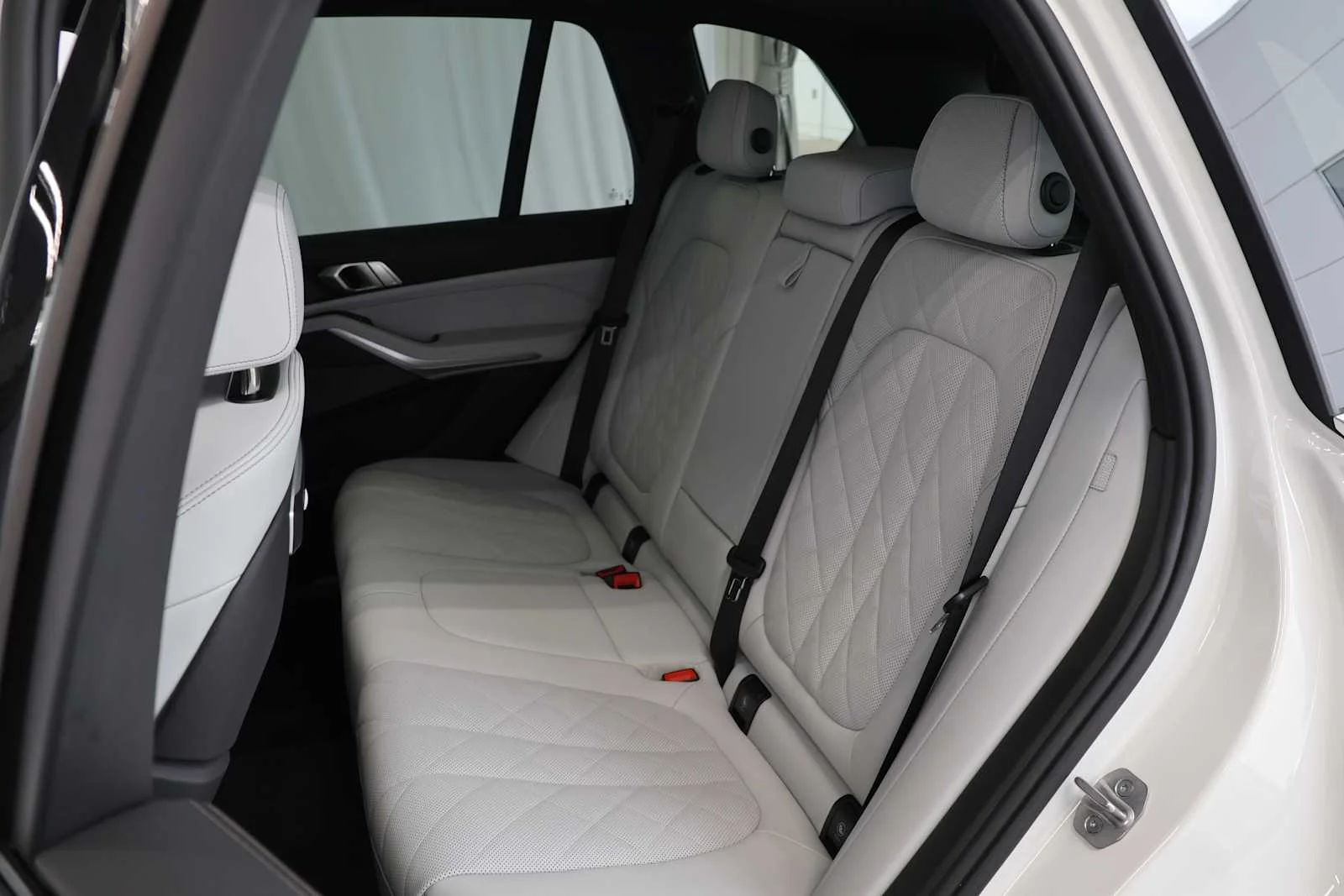 Certified Used 2026 Alpine White BMW sDrive40i image 22