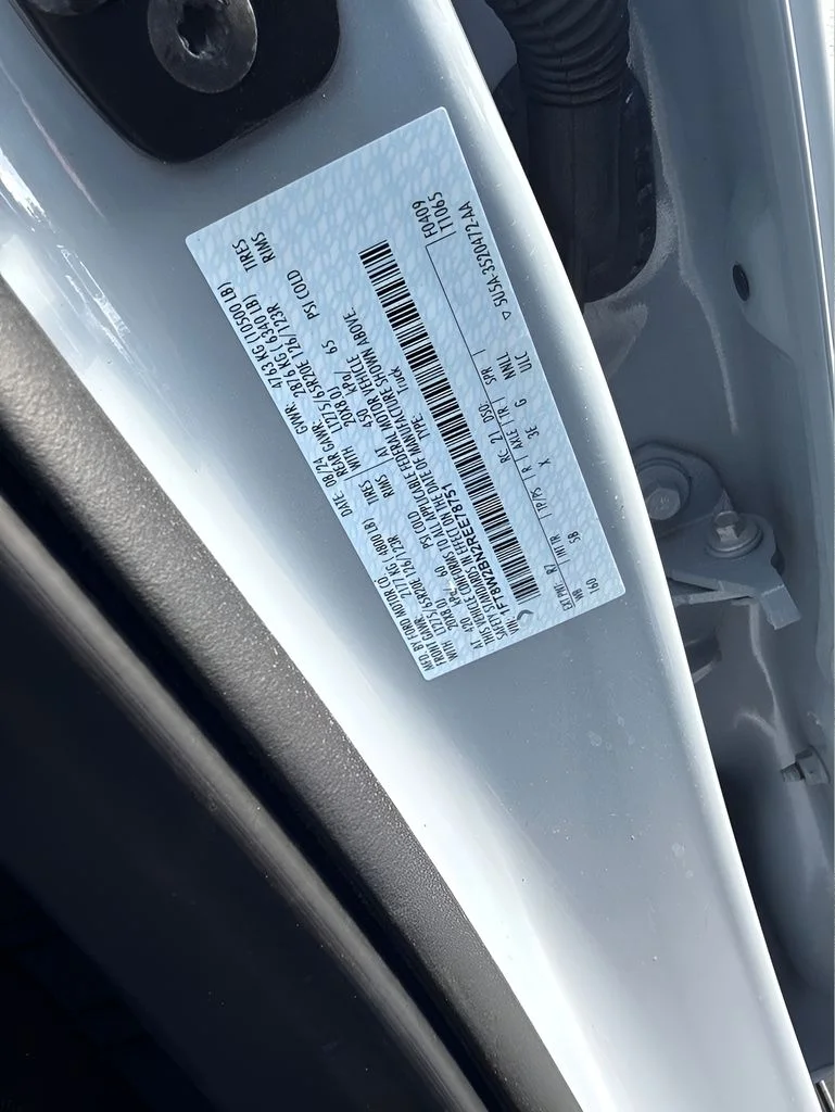 Used 2024 Gray Ford Lariat image 29