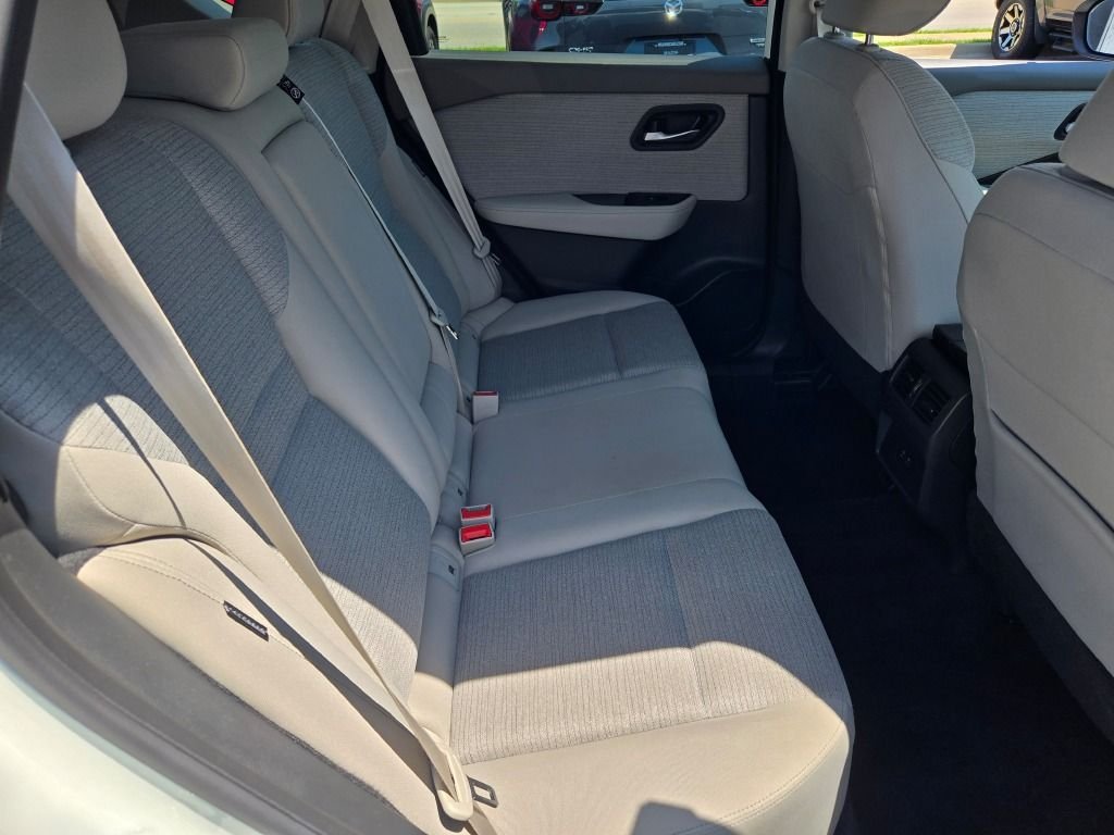 Used 2023 Pearl White Nissan SV image 9
