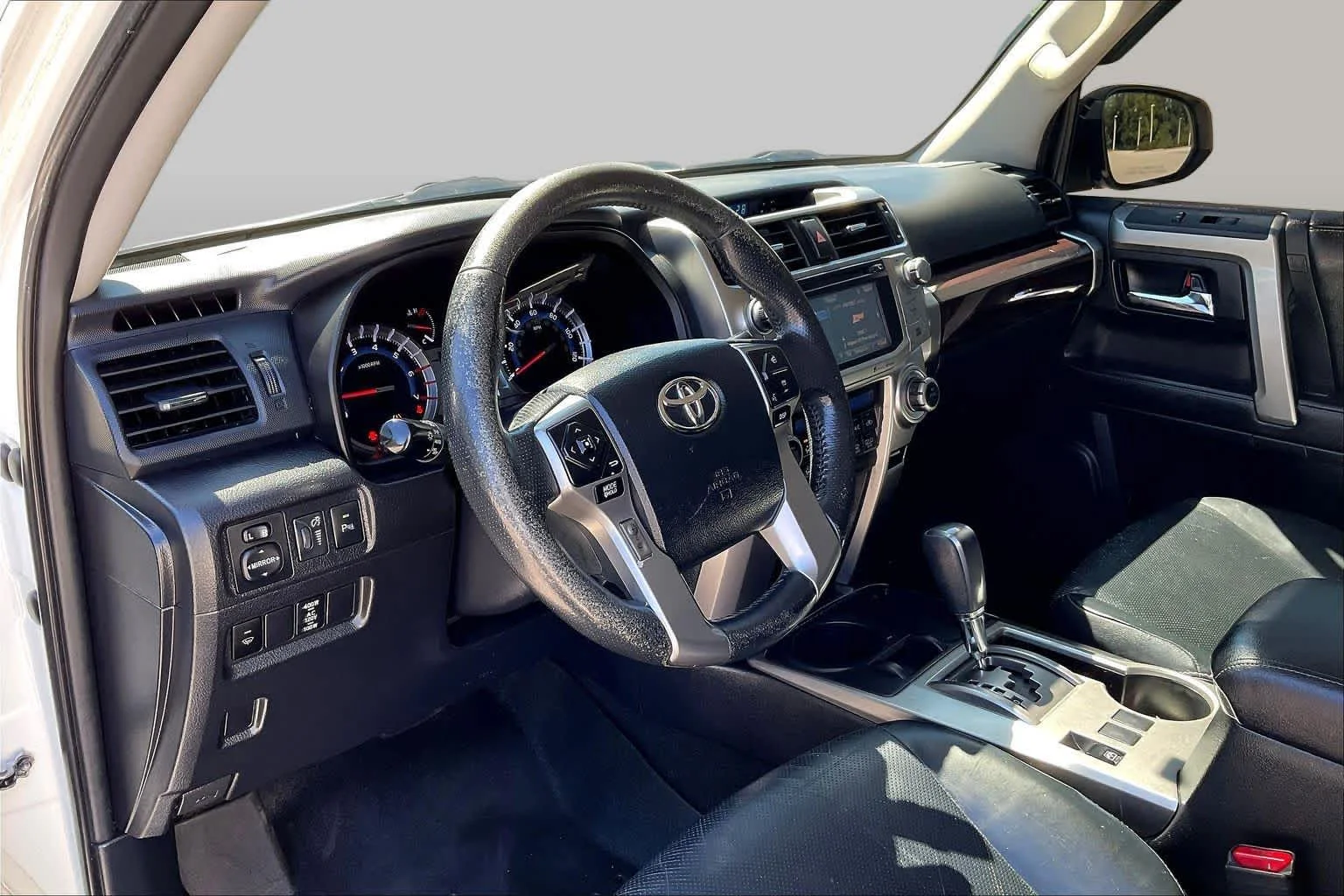 Used 2014 Blizzard Pearl Toyota Limited image 17