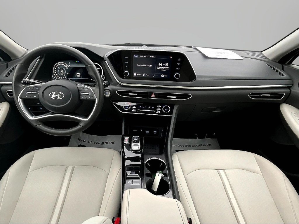Certified Used 2022 Gray Hyundai SEL image 8