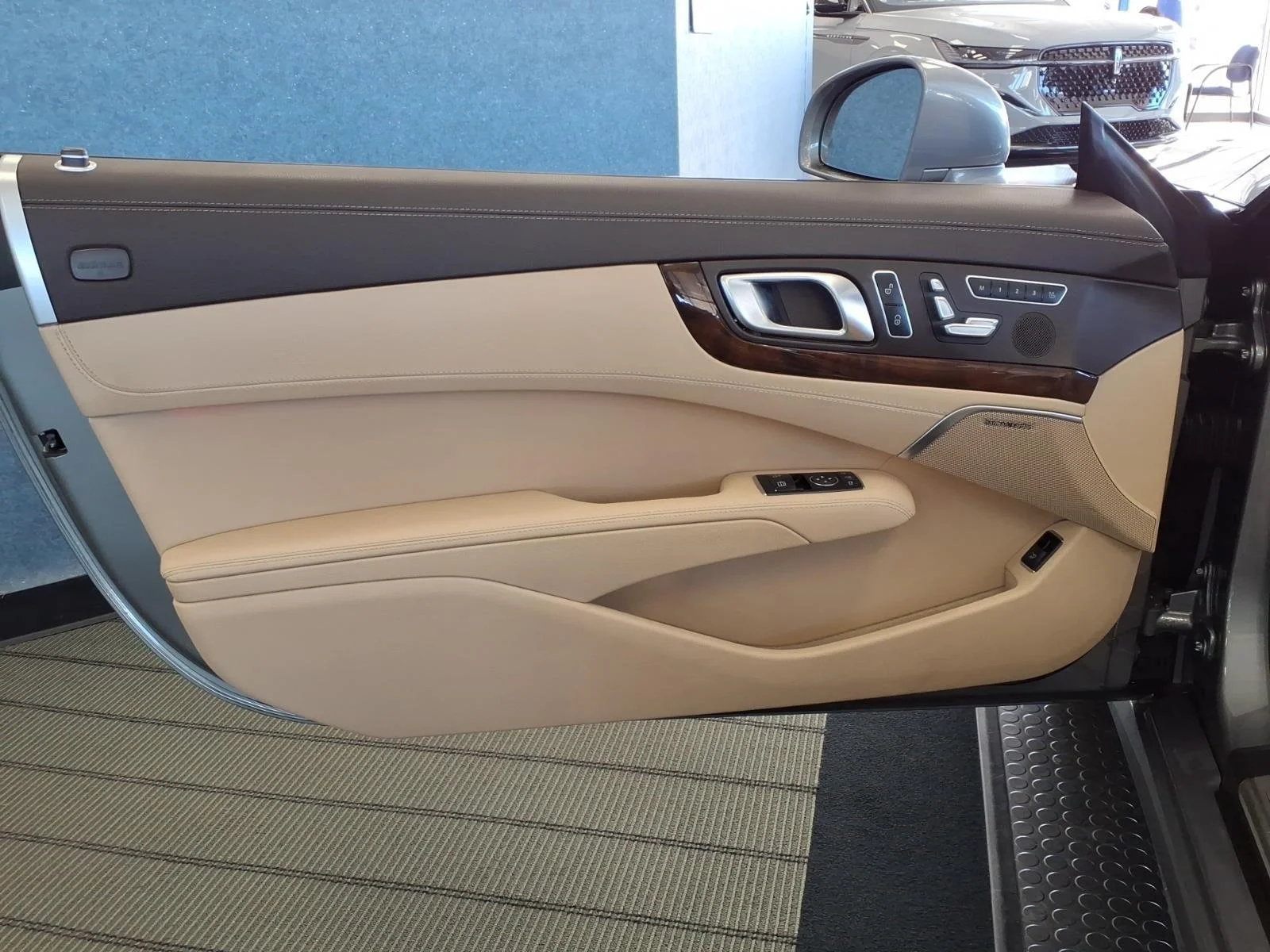 Used 2013 Palladium Silver Metallic Mercedes-Benz SL 550 image 28