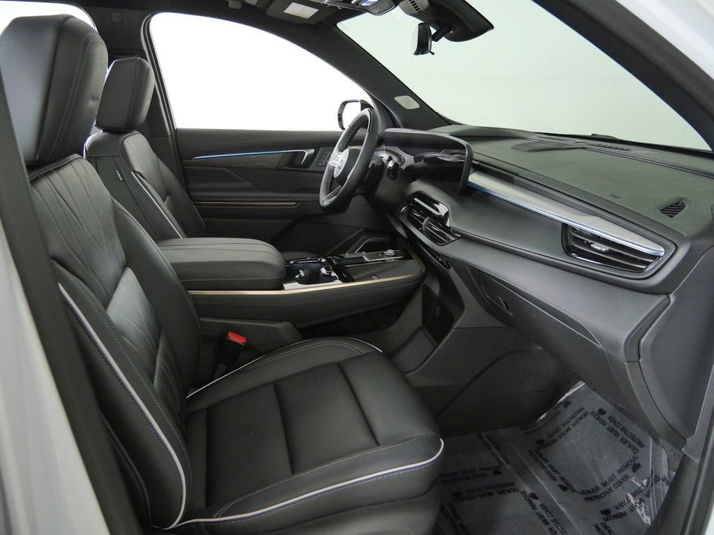 Used 2025 White Buick Avenir image 21