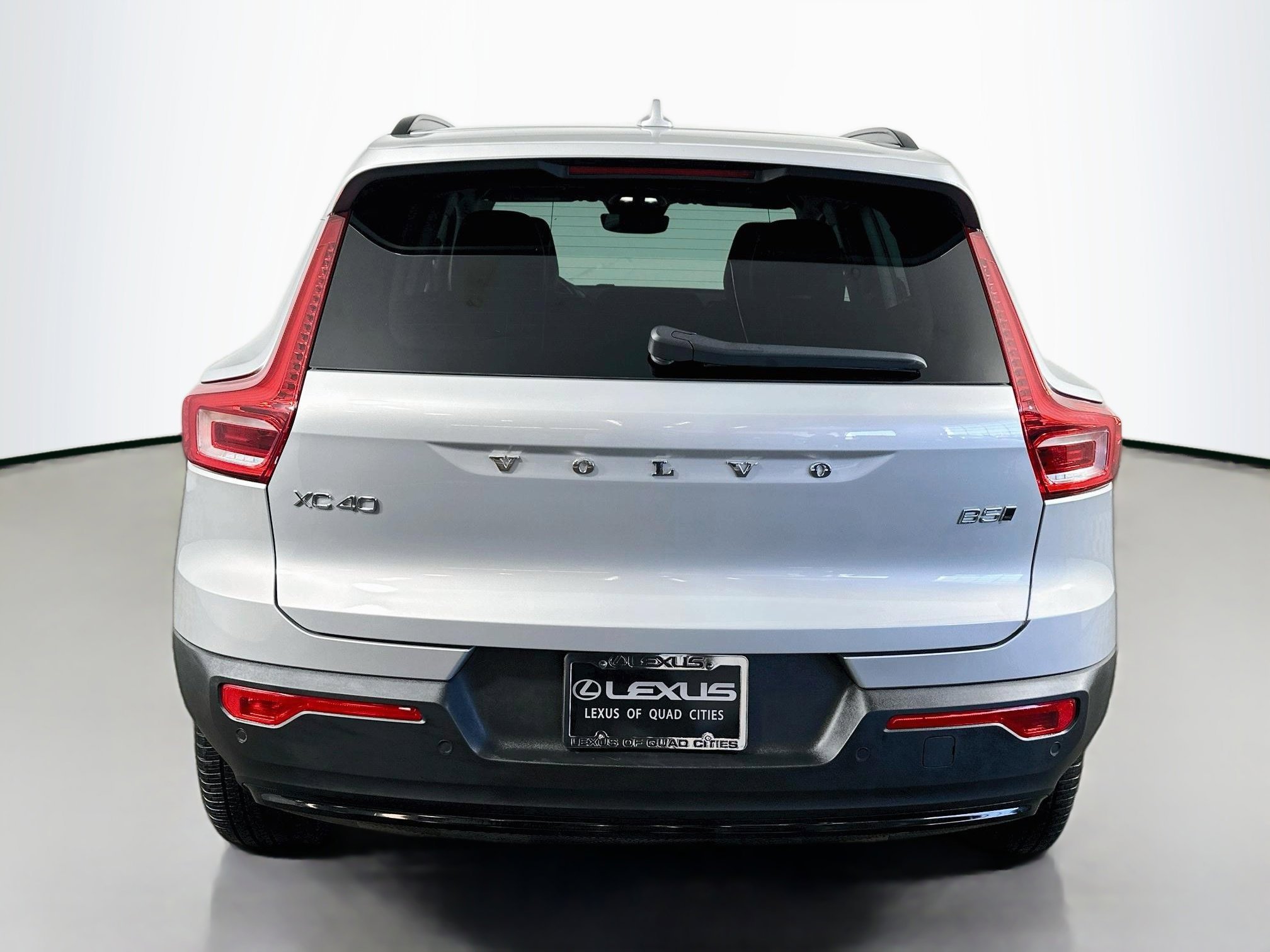 2025 Volvo XC40 Plus - Photo 6