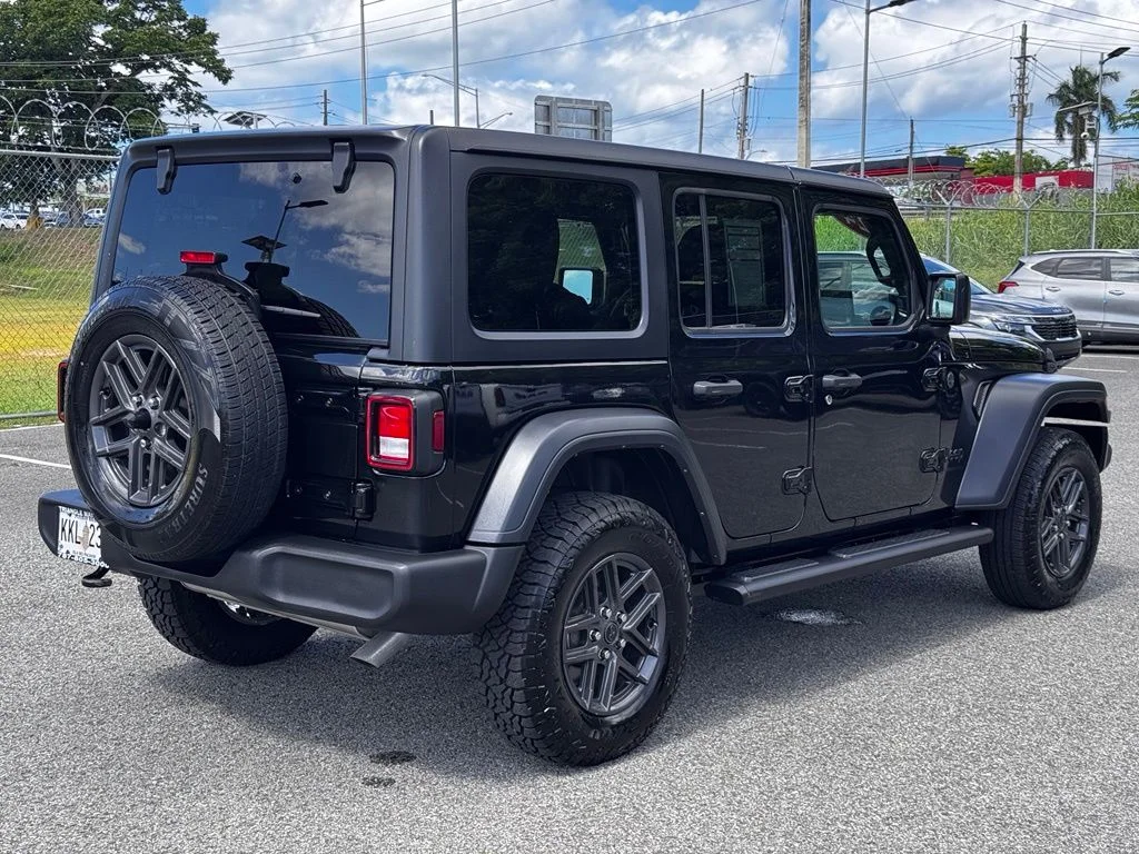 Used 2024 Black Jeep Sport S image 11