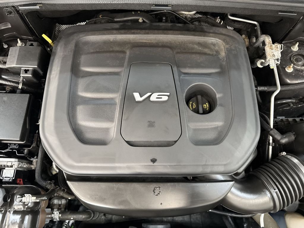 Used 2019 Crystal Metallic Jeep Limited image 34