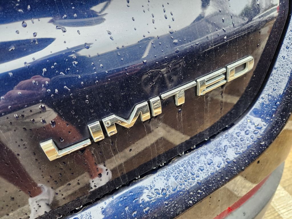Used 2020 Jazz Blue Pearlcoat Jeep Limited image 12