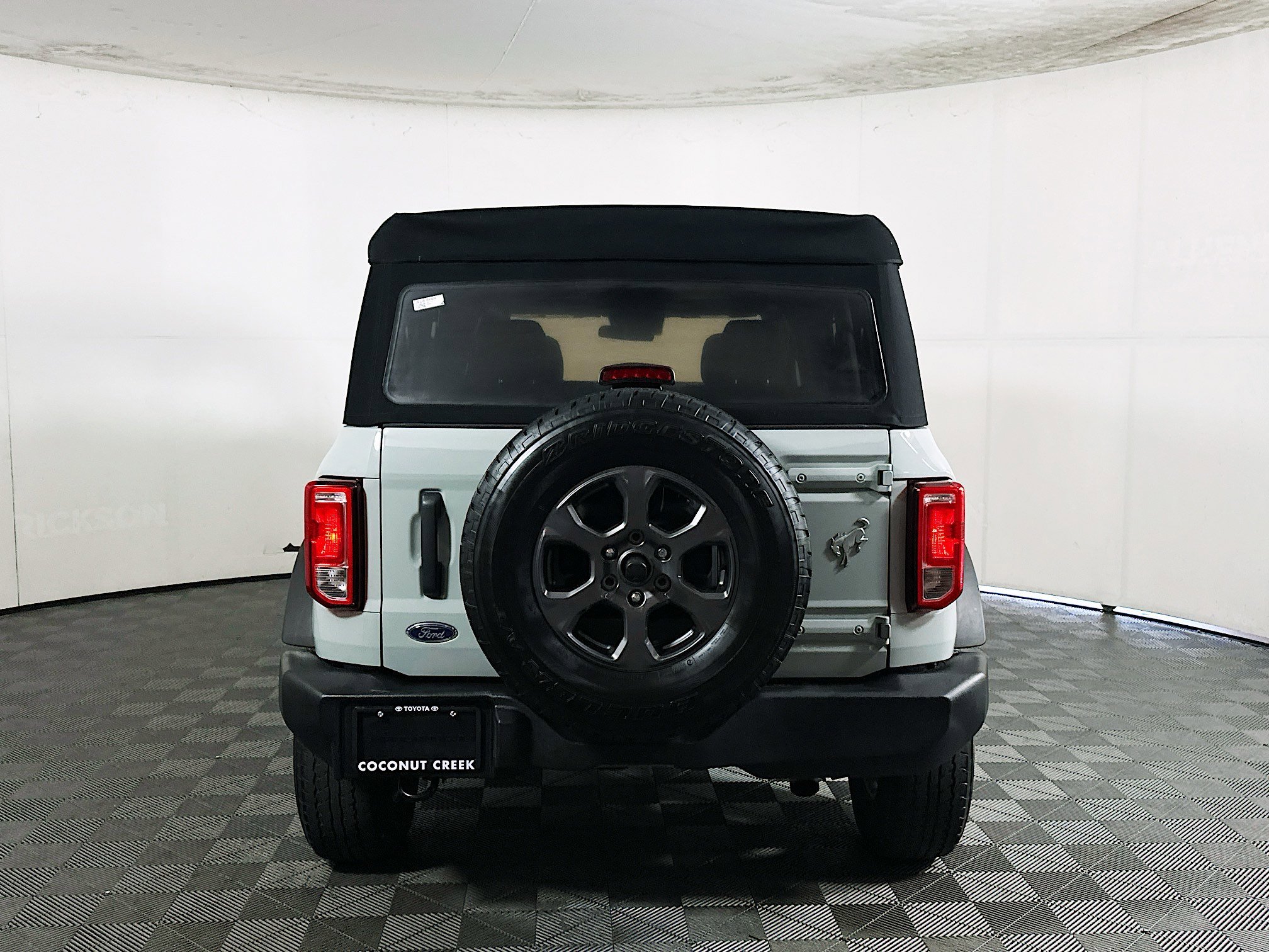 2023 Ford Bronco thumbnail 6