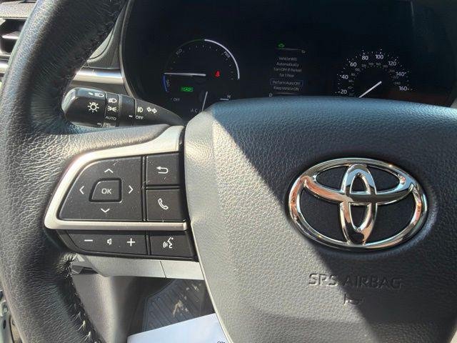 Certified Used 2021 BLIZZARD PEARL Toyota  image 16