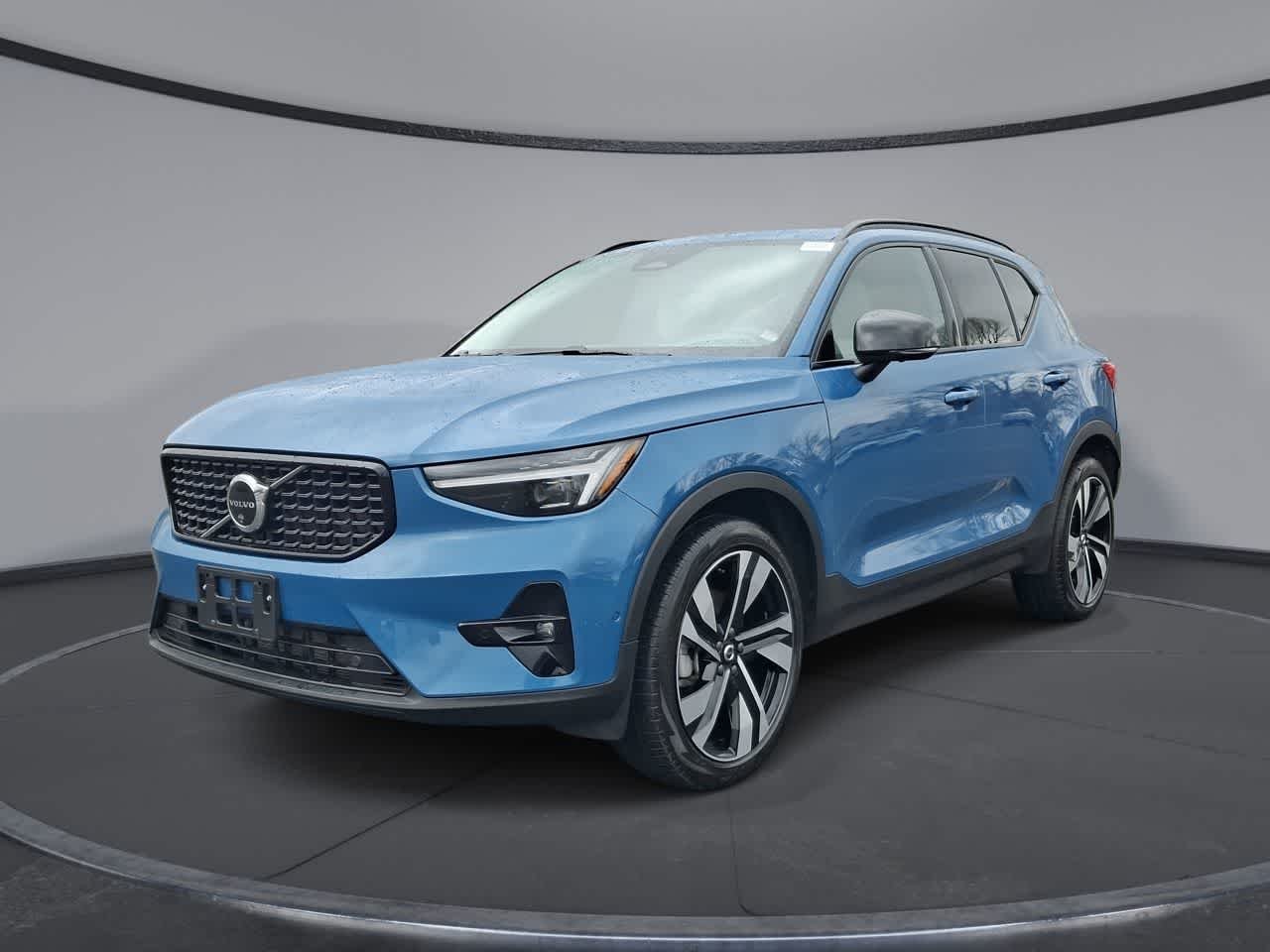 2025 Volvo XC40