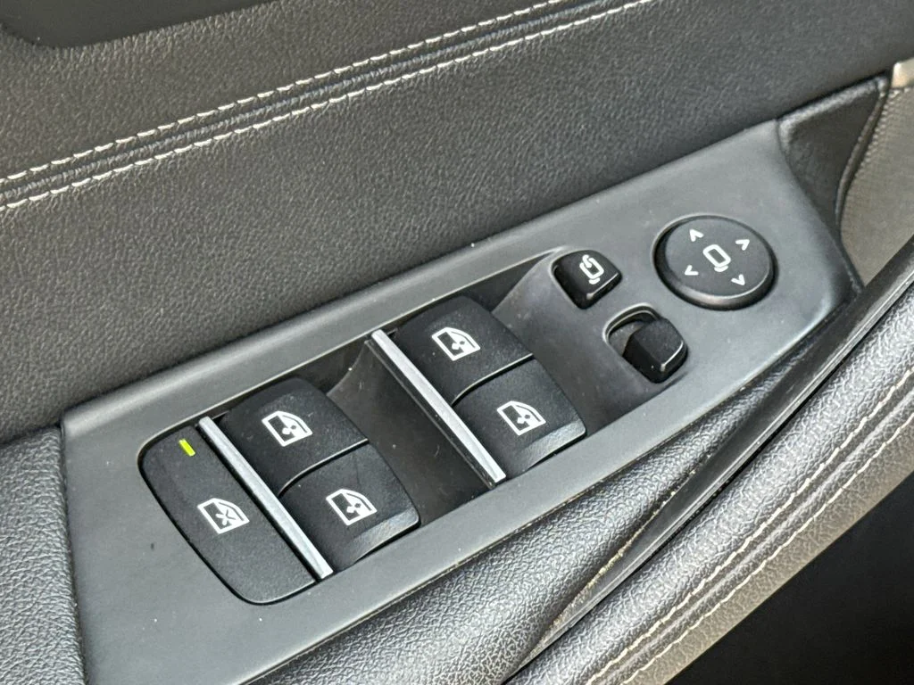 Used 2022 Gray BMW 530e iPerformance image 21