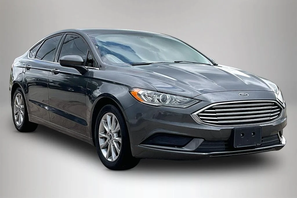2017 Ford Fusion SE FWD's photo