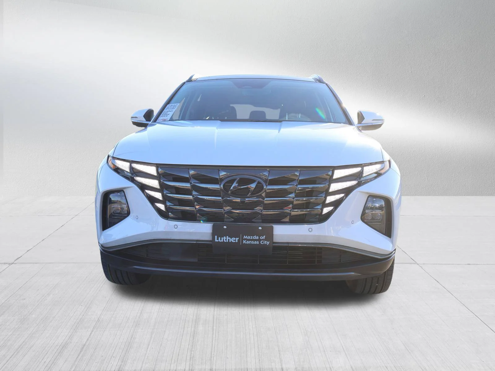 Used 2024 Hyundai Tucson Limited with VIN 5NMJECDE8RH316868 for sale in Kansas City
